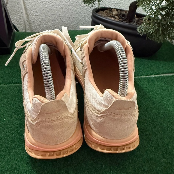 Altra Lone Peak  Alpine women’s Beige and Peach Athletic Shoes - Picture 4 of 10